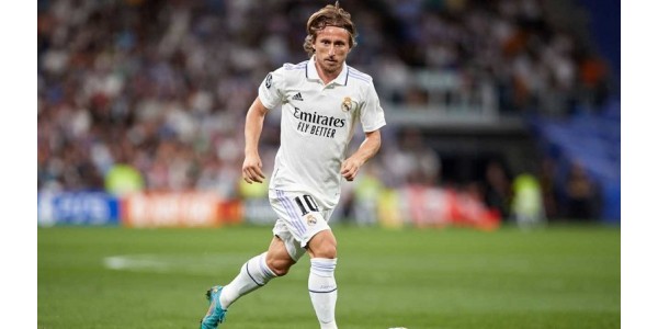 39-vuotias Luka Modrić heittää maailmanluokan maalin 39-vuotias Luka Modrić heittää maailmanluokan maalin